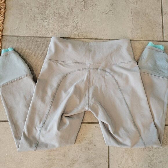 Lululemon Crop Leggings size 4 - Picture 2 of 8